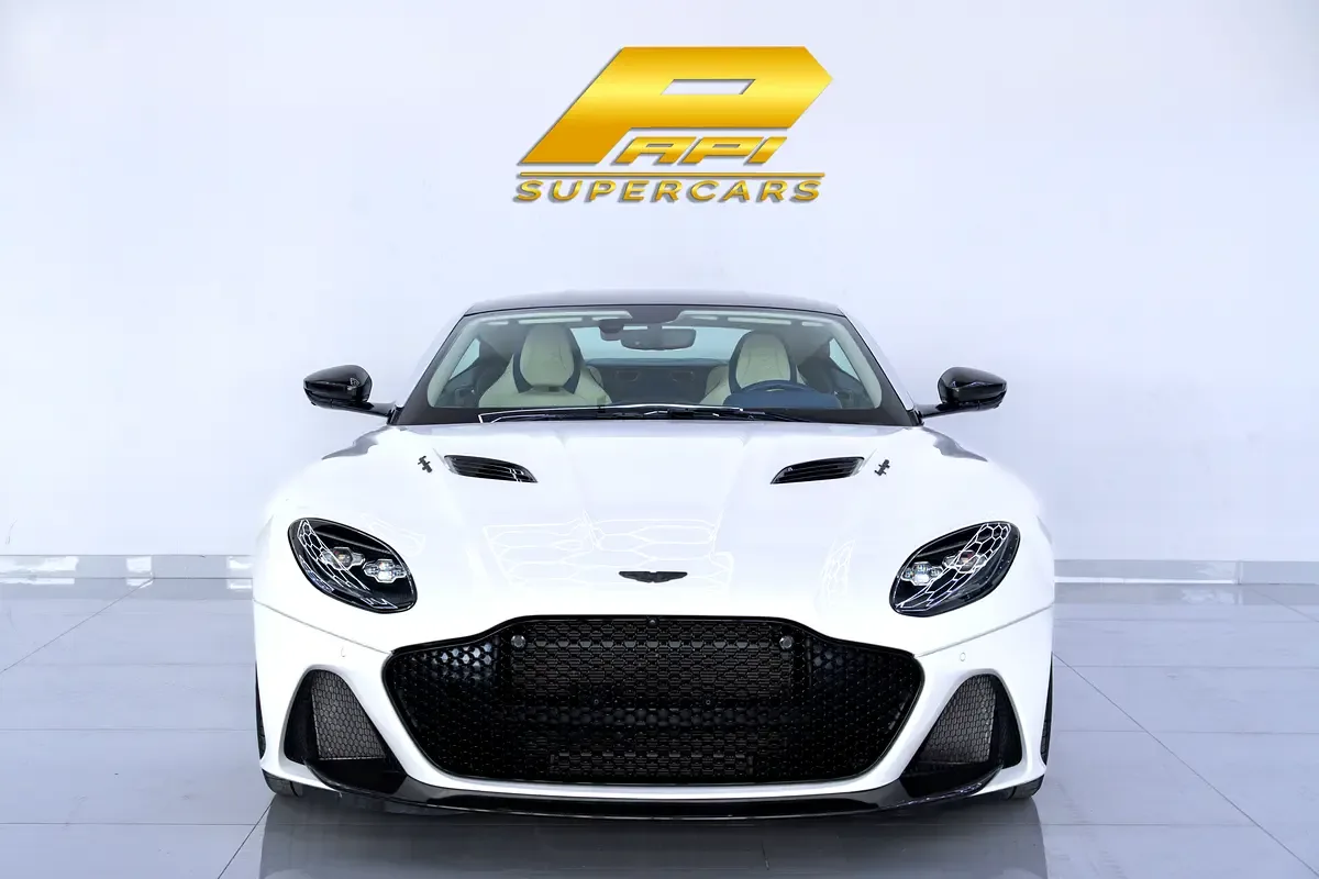 Aston Martin DBS 5.2 AT RWD (725 حصان) - 3