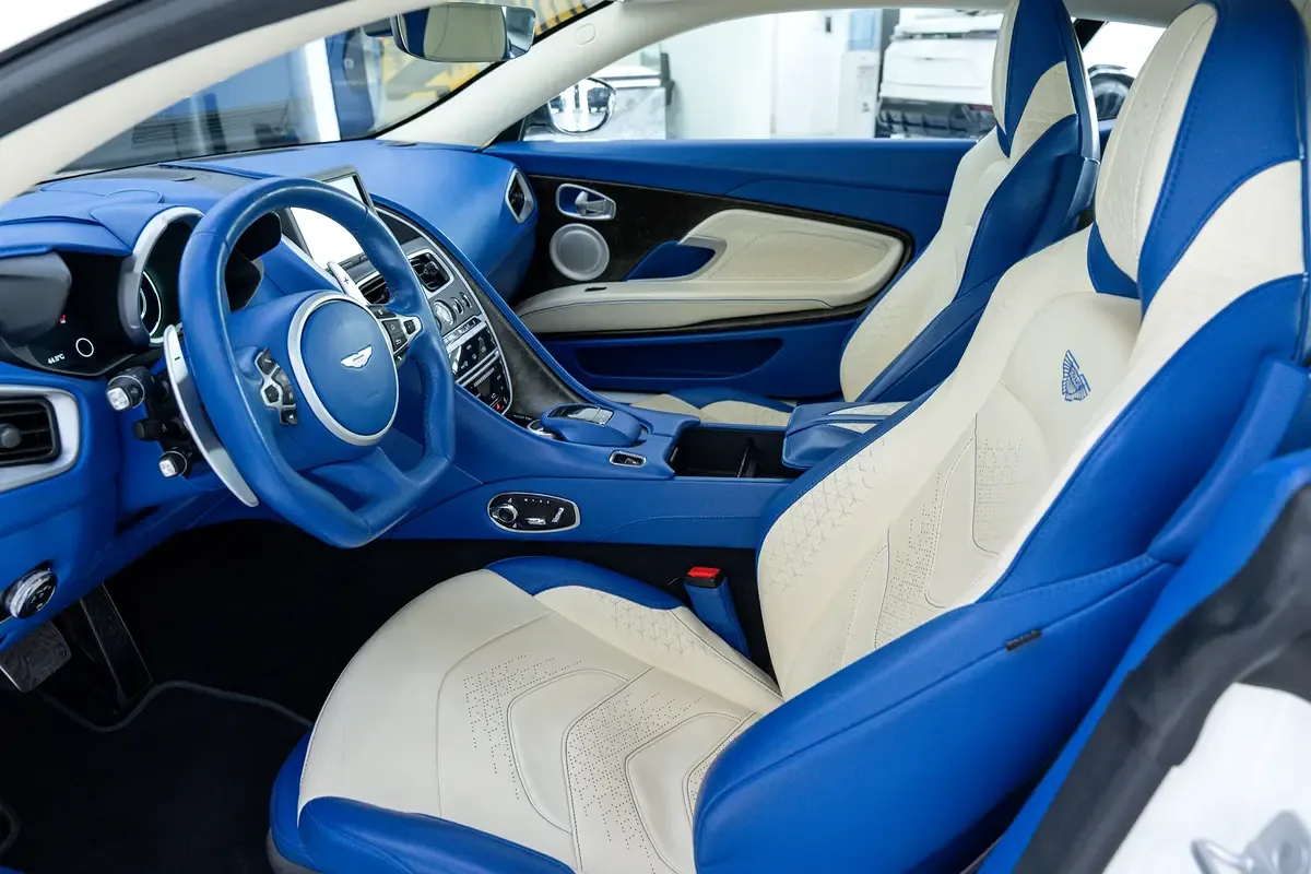 Aston Martin DBS 5.2 AT RWD (725 حصان) - 7
