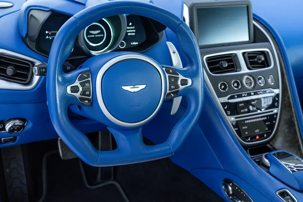 Aston Martin DBS 5.2 AT RWD (725 حصان) - 10