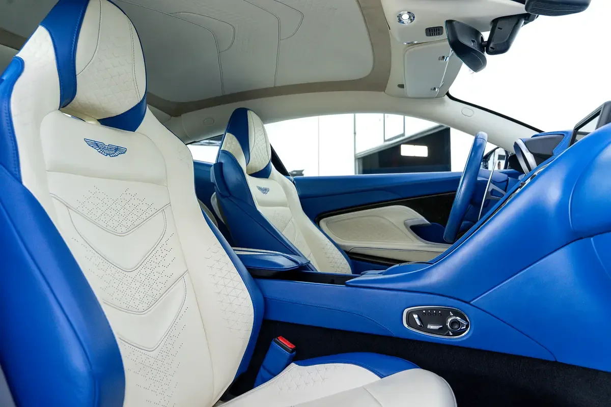 Aston Martin DBS 5.2 AT RWD (725 حصان) - 8