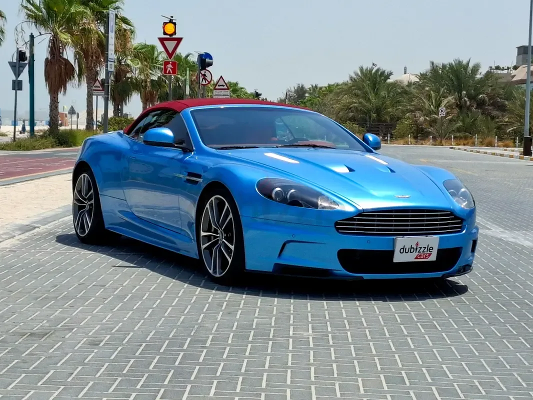 Aston Martin DBS 5.9 AT RWD (517 hp)