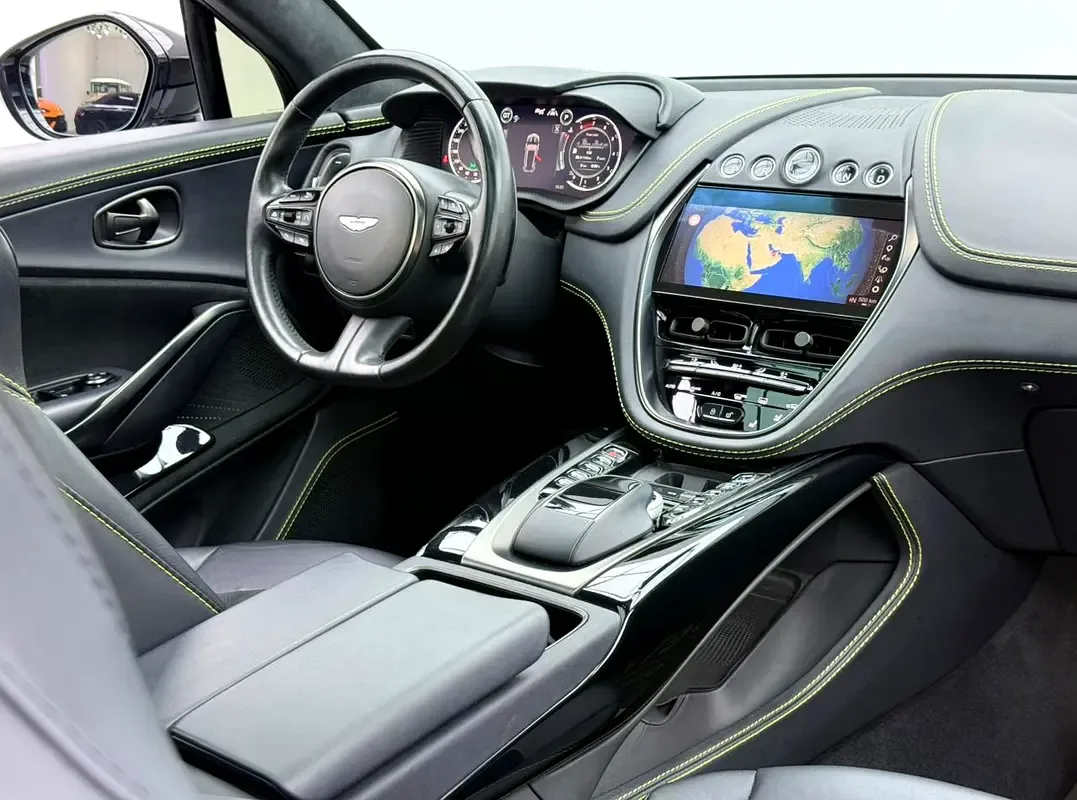 Aston Martin DBX 4.0 AT AWD (550 hp) - 12