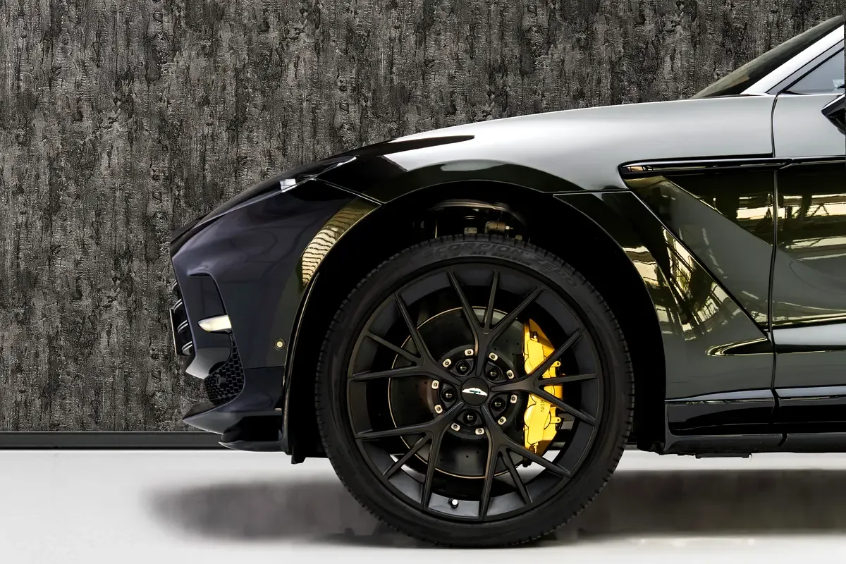 Aston Martin DBX 4.0 AT AWD (707 hp) - 6