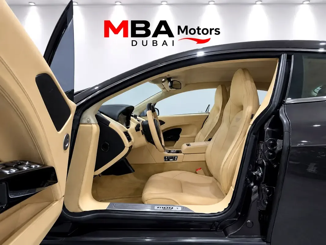Aston Martin Rapide 5.9 AT RWD (560 حصان) - 8
