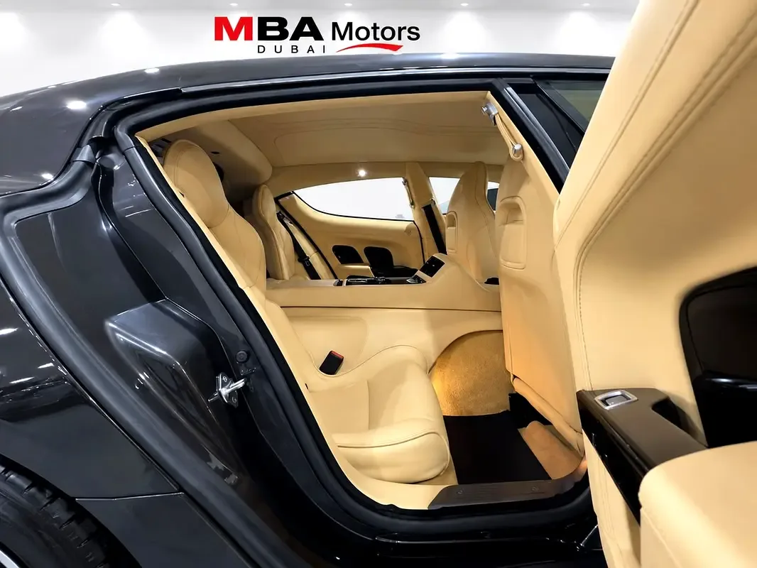 Aston Martin Rapide 5.9 AT RWD (560 حصان) - 10