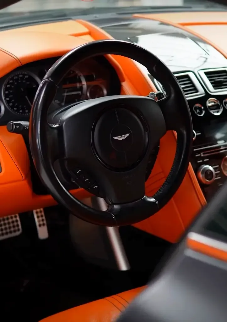 Aston Martin Vantage 4.7 V8 Sportshift (426 hp) - 2