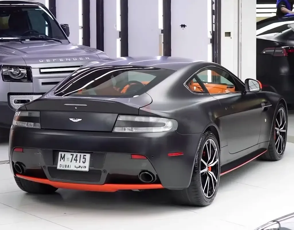 Aston Martin Vantage 4.7 V8 Sportshift (426 hp) - 4
