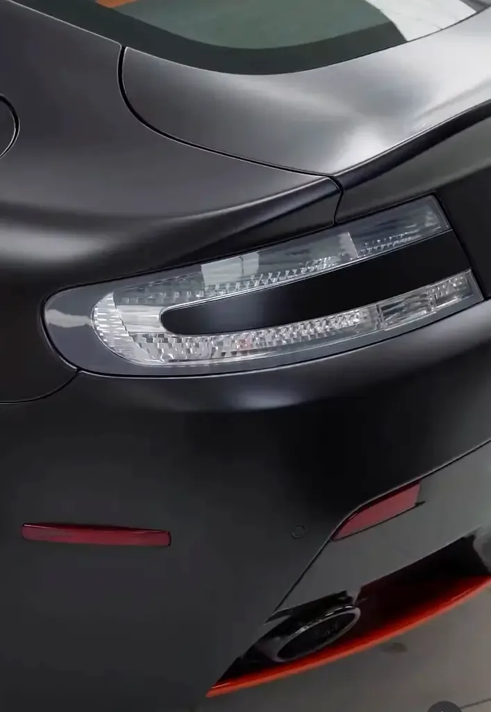 Aston Martin Vantage 4.7 V8 Sportshift (426 hp) - 8