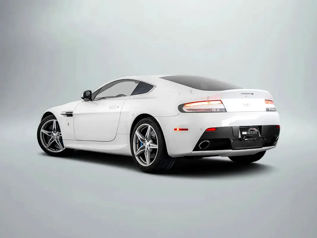 Aston Martin Vantage 4.7 V8 Sportshift (426 حصان) - 2