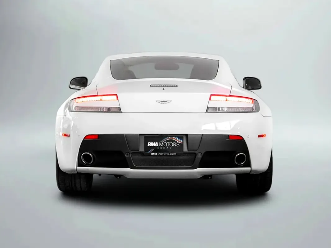 Aston Martin Vantage 4.7 V8 Sportshift (426 حصان) - 4