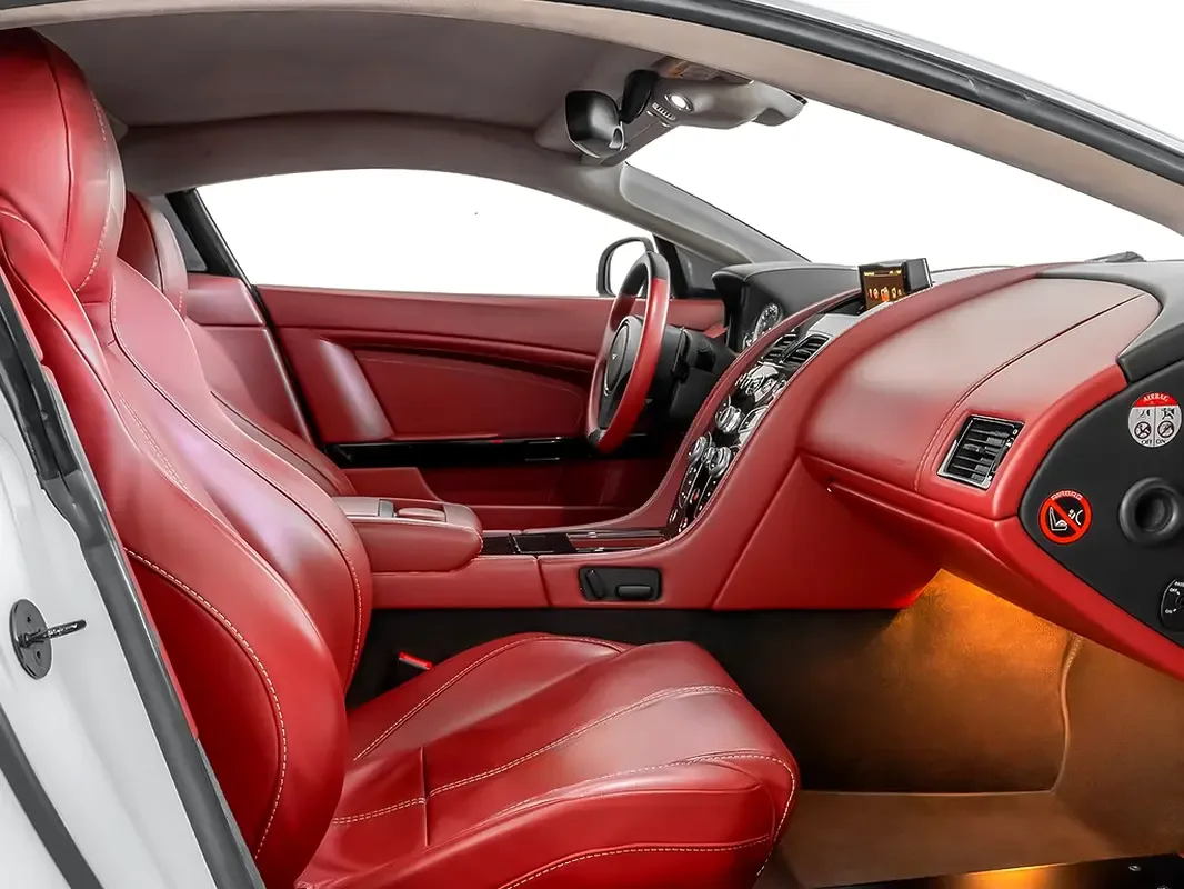 Aston Martin Vantage 4.7 V8 Sportshift (426 حصان) - 8