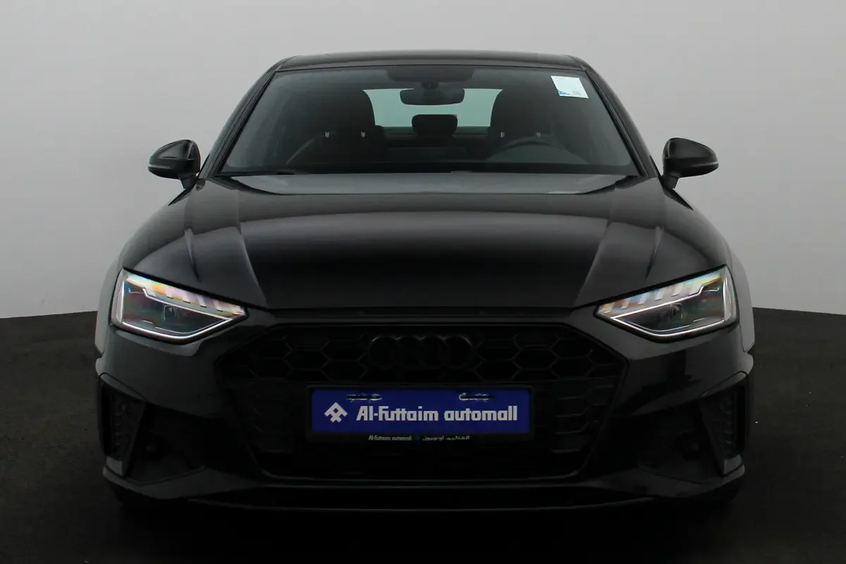 Audi A4 2.0 (249 حصان) robot - 3