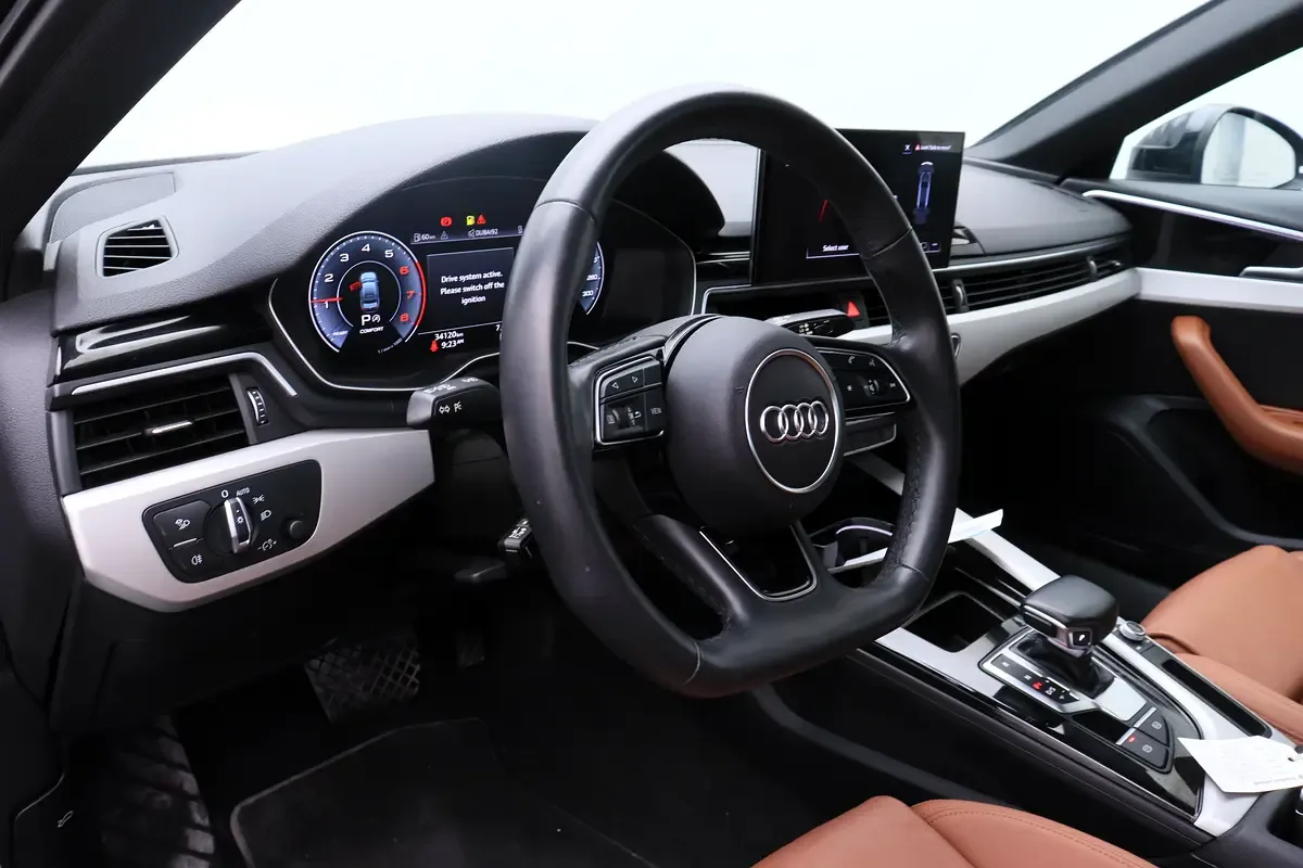 Audi A4 2.0 (249 حصان) robot - 12
