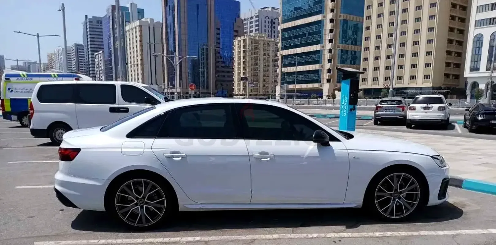 Audi A4 2.0 AMT 4WD (190 hp)