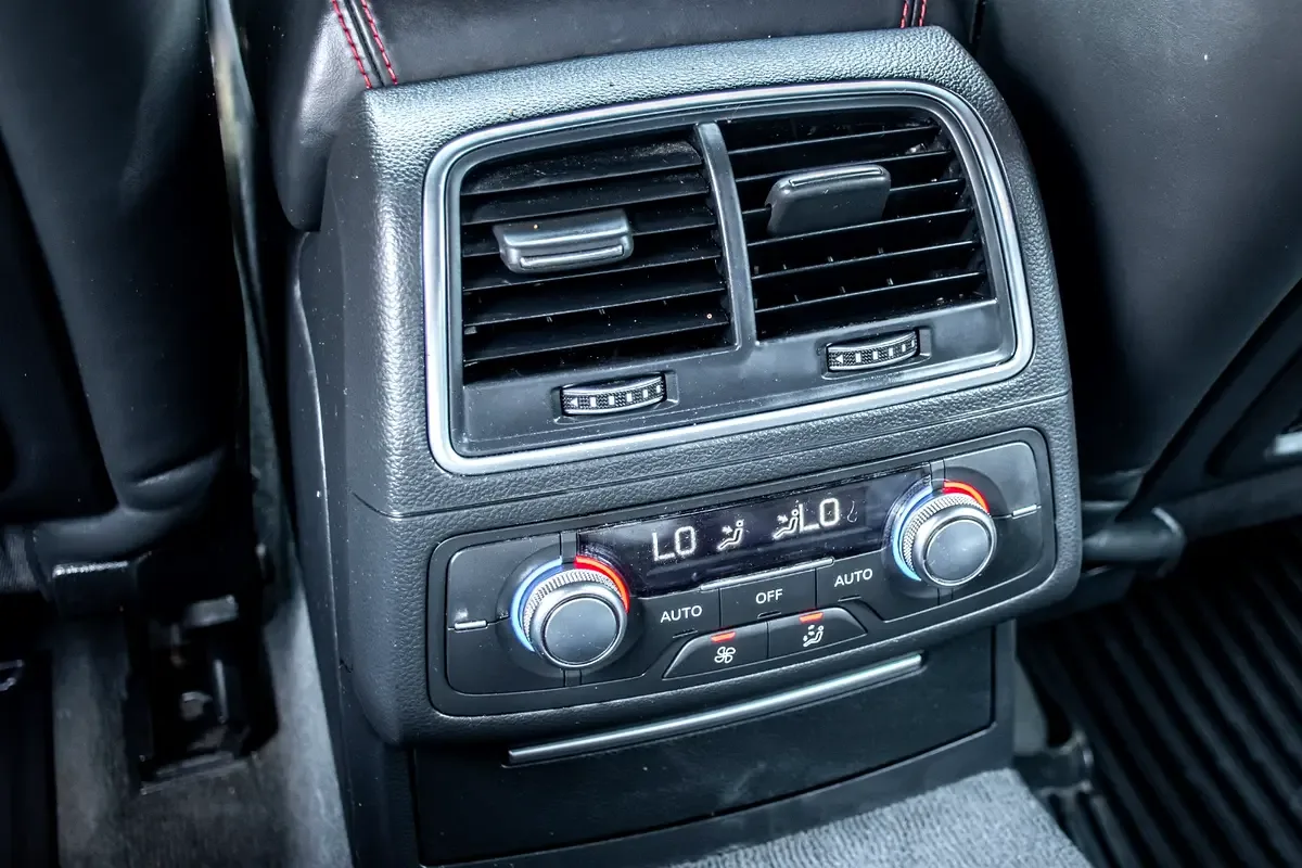 Audi A7 3.0 TFSI S tronic quattro (333 حصان) - 15