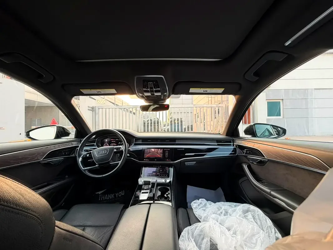 Audi A8 3.0 AT (340 hp) - 6