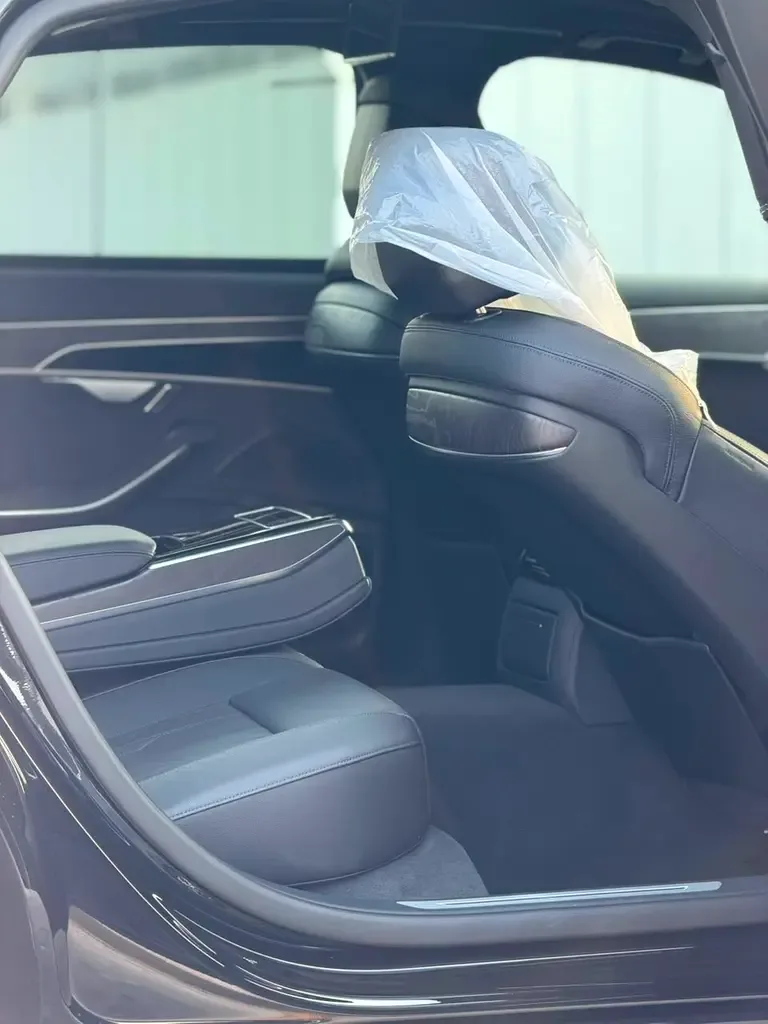 Audi A8 3.0 AT (340 hp) - 10