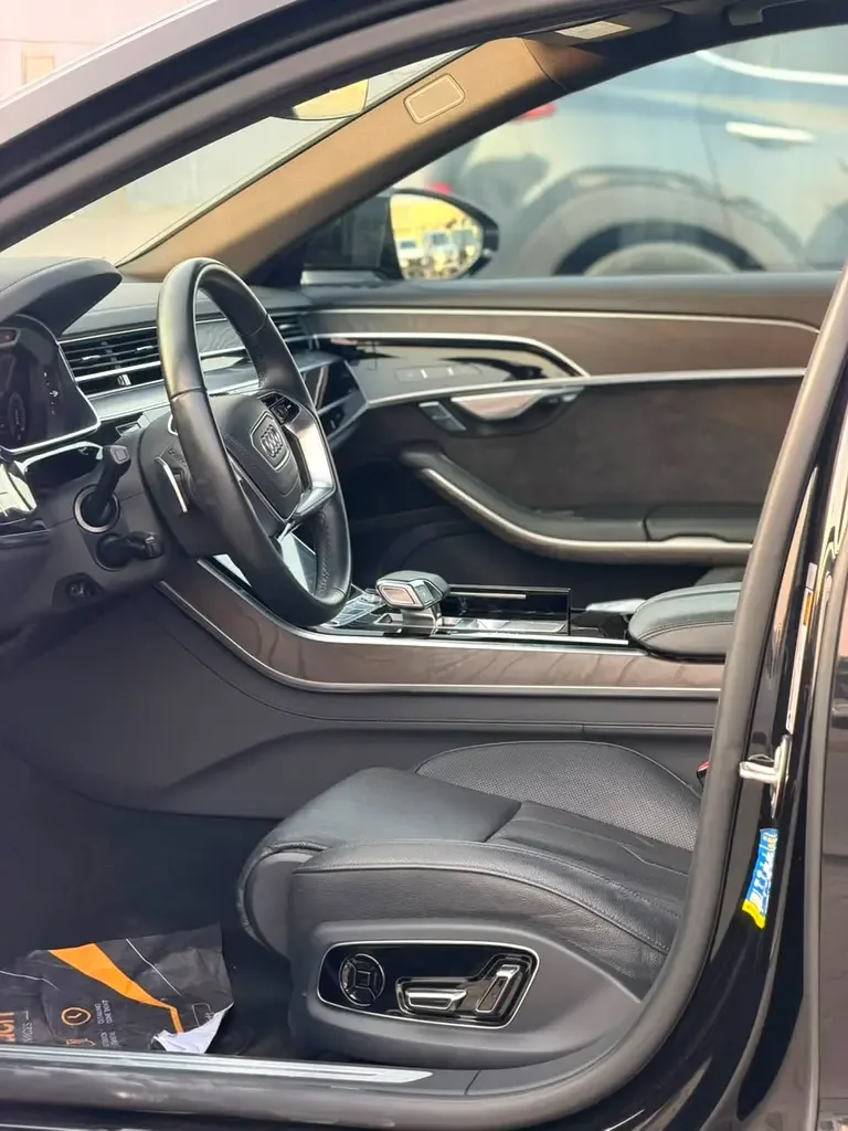Audi A8 3.0 AT (340 hp) - 11