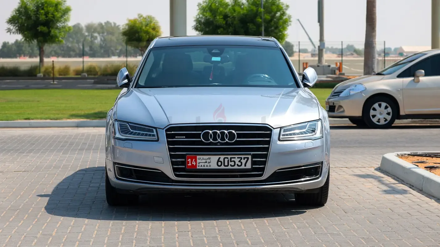 Audi A8 4.0 TFSI tiptronic quattro (435 hp)