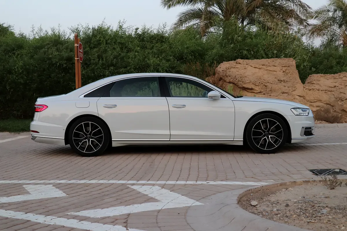 Audi A8 55 TFSI L tiptronic quattro (340 hp) - 8