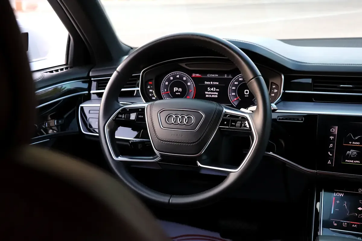 Audi A8 55 TFSI L tiptronic quattro (340 hp) - 11
