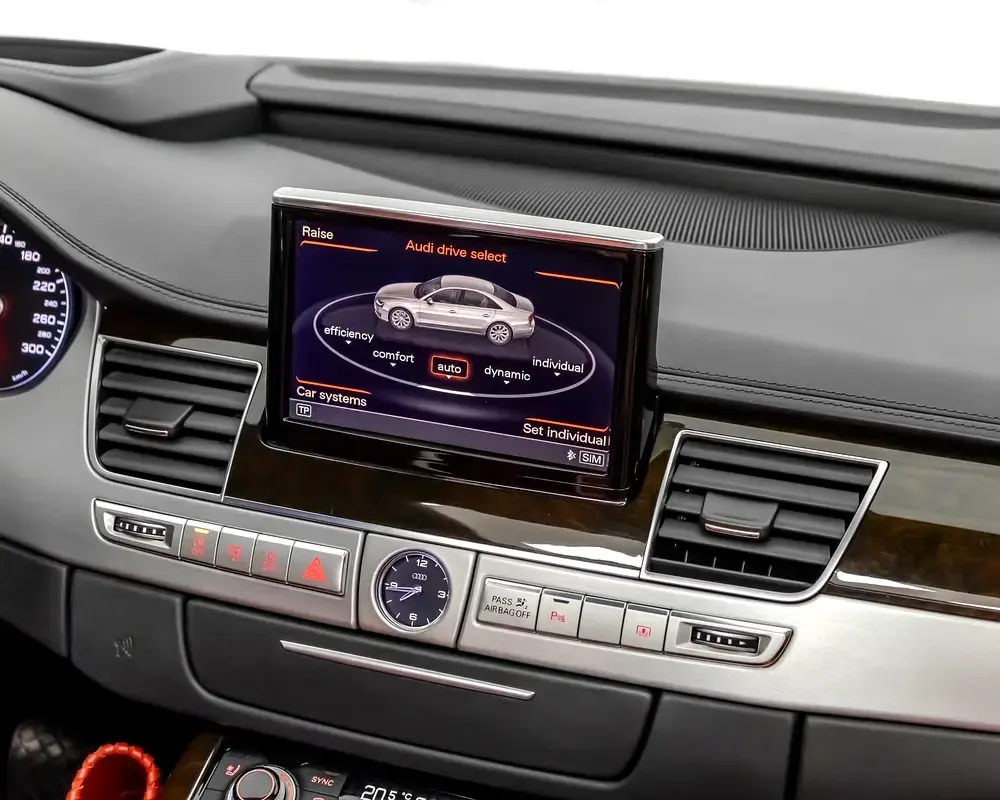Audi A8 6.3 FSI L tiptronic quattro (500 حصان) - 13