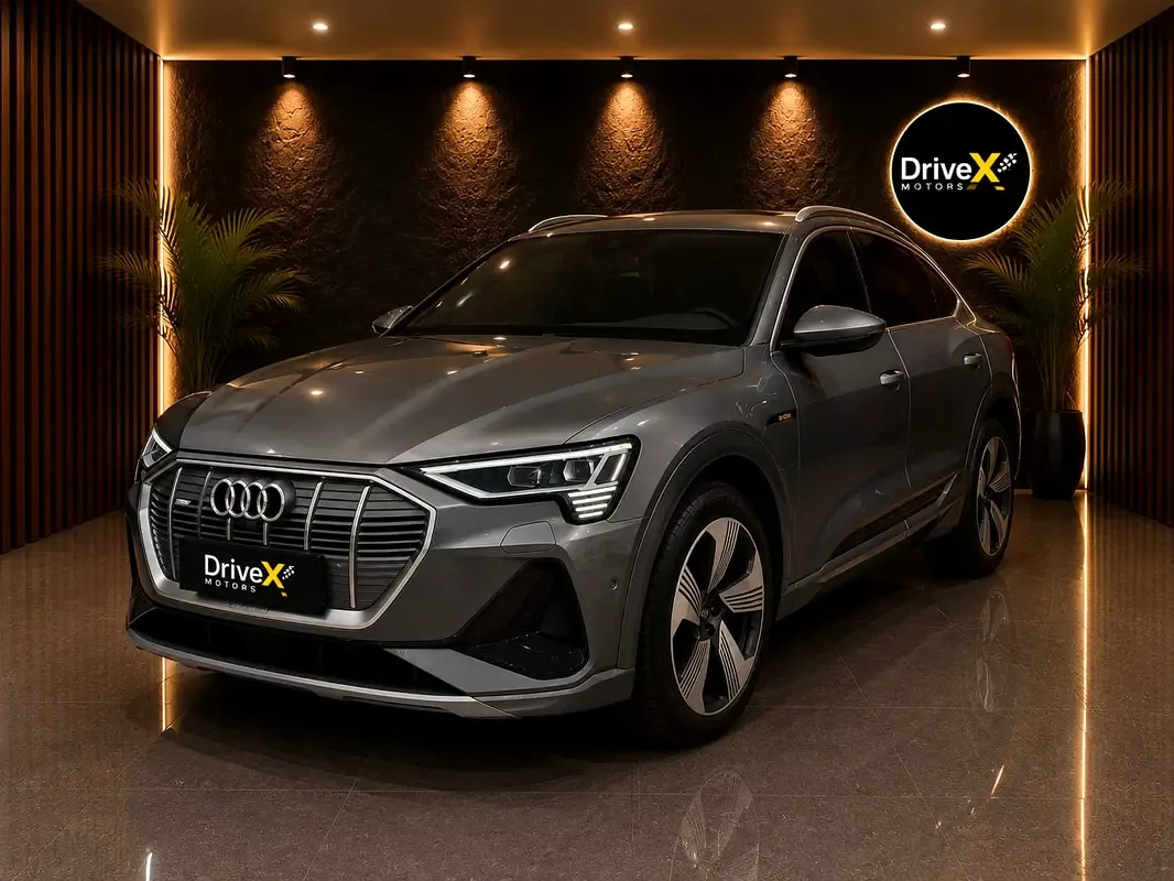 Audi e-tron AT 4WD (408 hp)