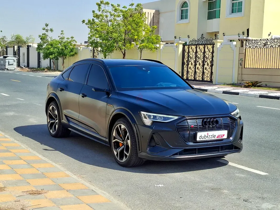 Audi e-tron AT 4WD (408 hp)
