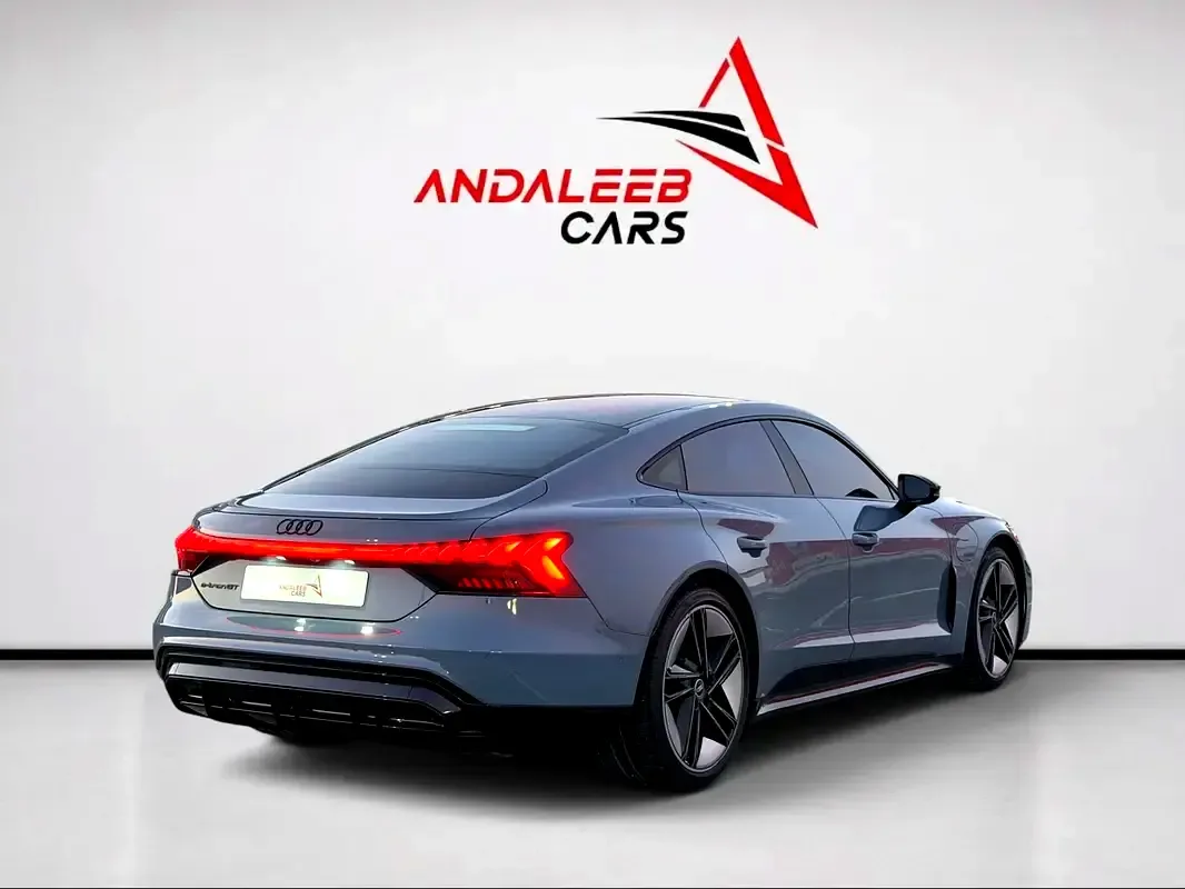 Audi e-tron GT AT 4WD (530 حصان) - 5