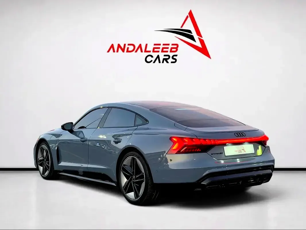 Audi e-tron GT AT 4WD (530 حصان) - 6