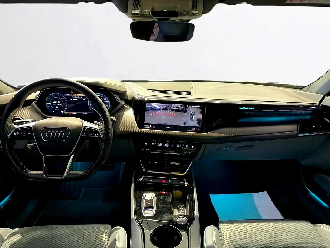 Audi e-tron GT AT 4WD (530 حصان) - 12