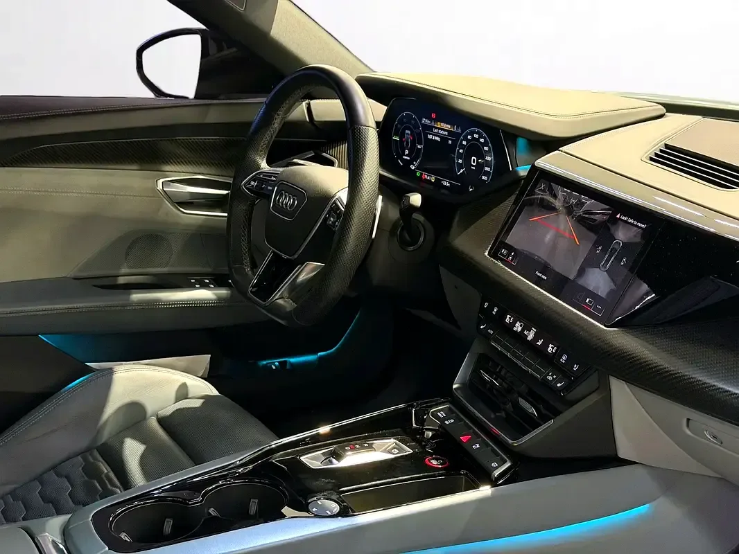 Audi e-tron GT AT 4WD (530 حصان) - 11