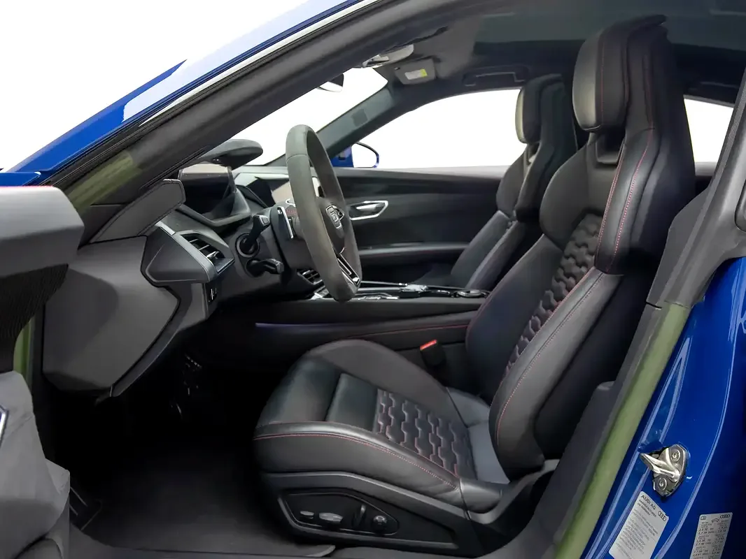Audi e-tron GT AT 4WD (530 hp) - 9