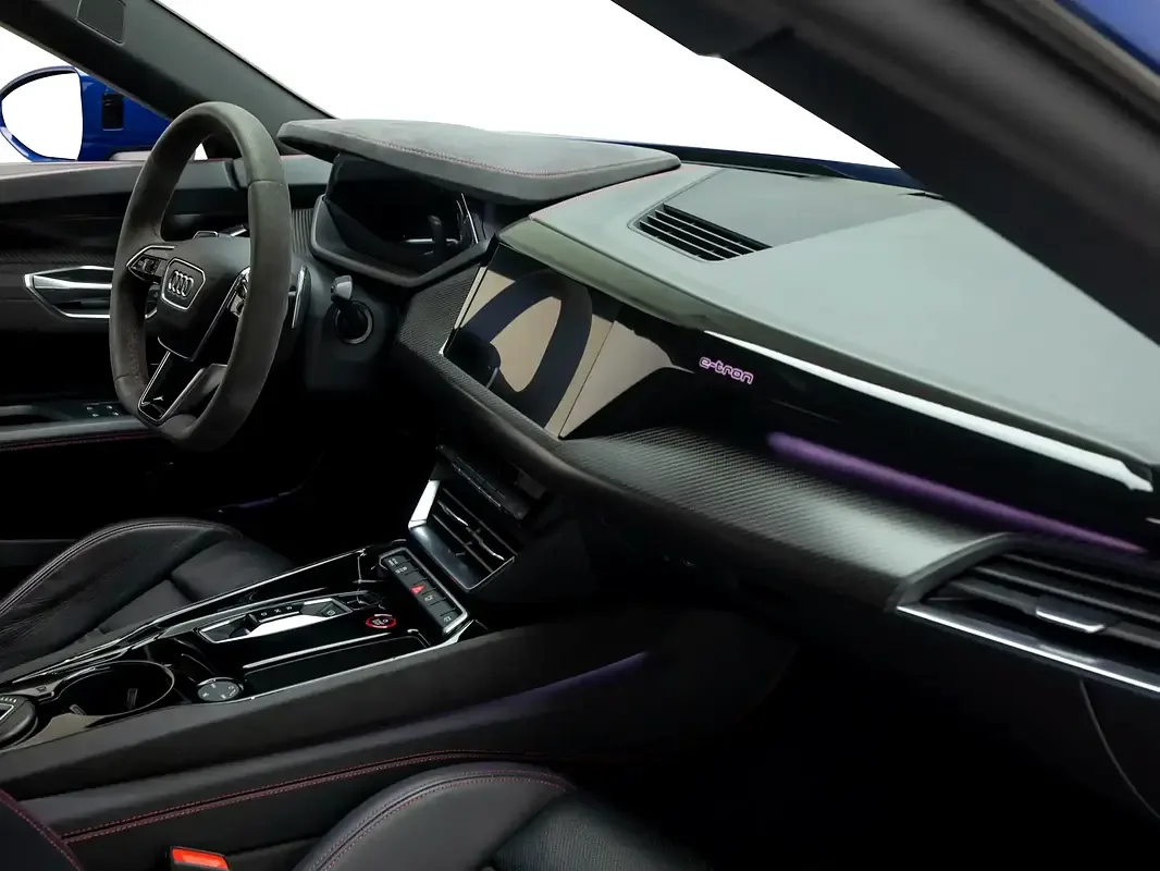 Audi e-tron GT AT 4WD (530 hp) - 10