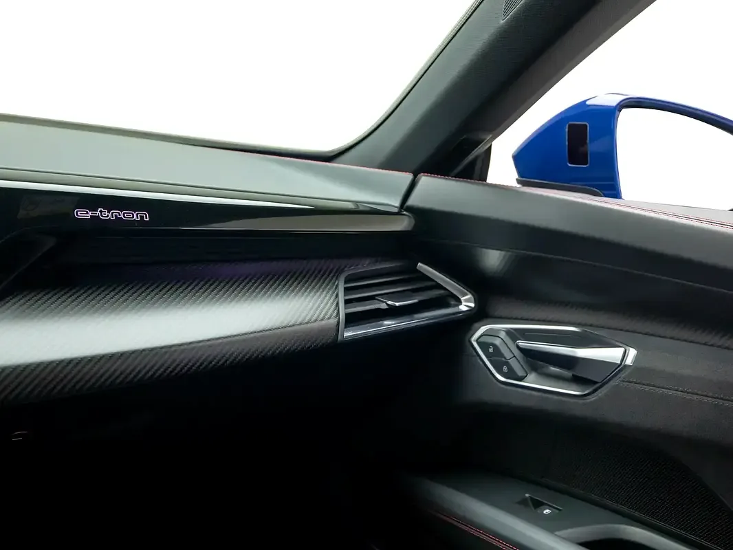 Audi e-tron GT AT 4WD (530 hp) - 16