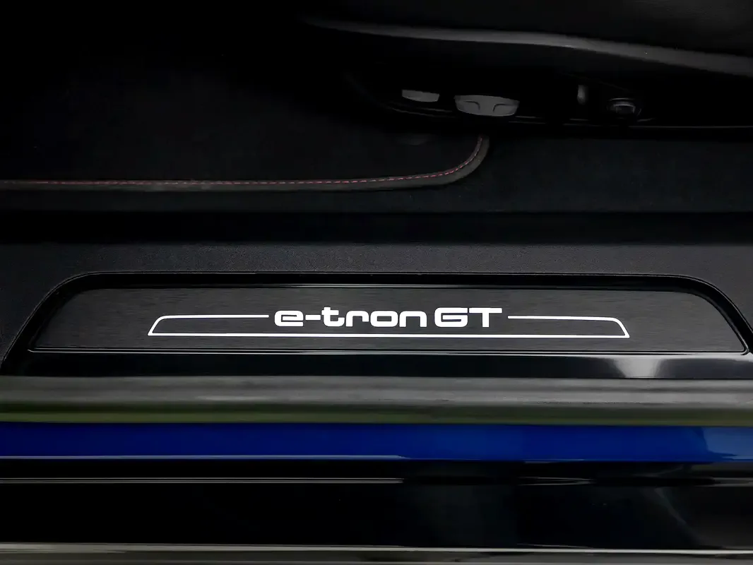 Audi e-tron GT AT 4WD (530 hp) - 19