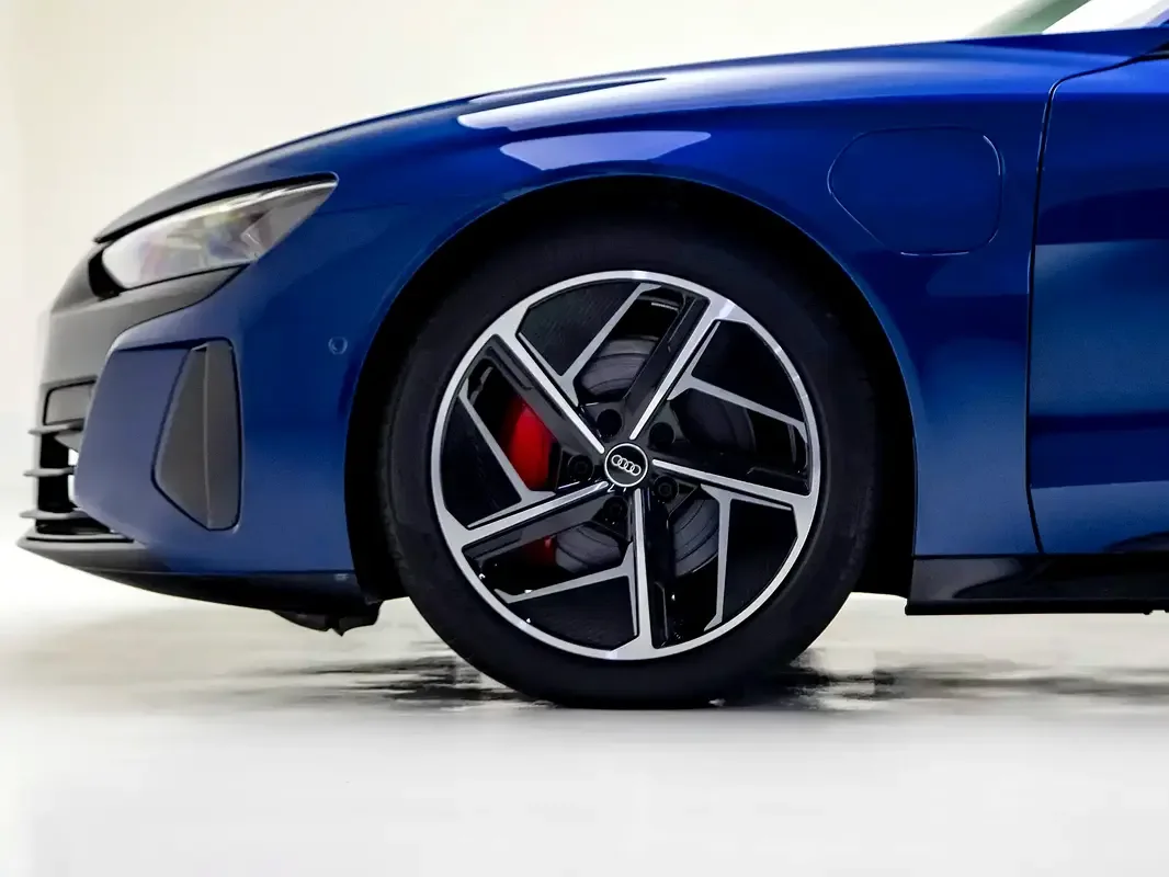 Audi e-tron GT AT 4WD (530 hp) - 20