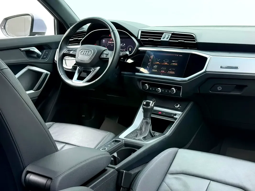 Audi Q3 35 TFSI S tronic (150 حصان) - 11