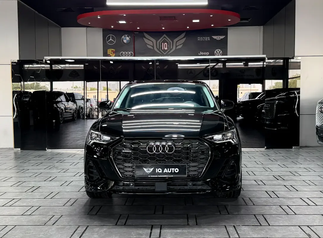 Audi Q3 40 TFSI S tronic quattro (190 حصان) - 2
