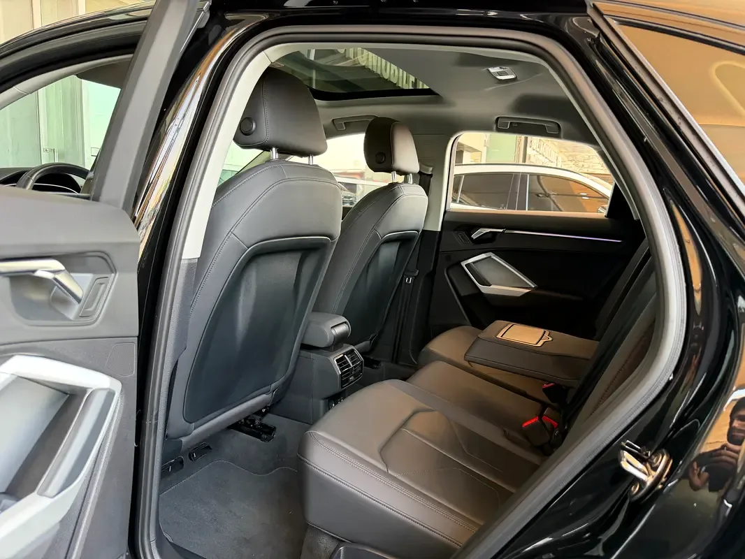 Audi Q3 40 TFSI S tronic quattro (190 حصان) - 17