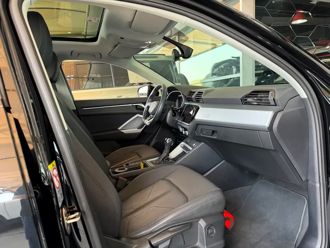 Audi Q3 40 TFSI S tronic quattro (190 حصان) - 15