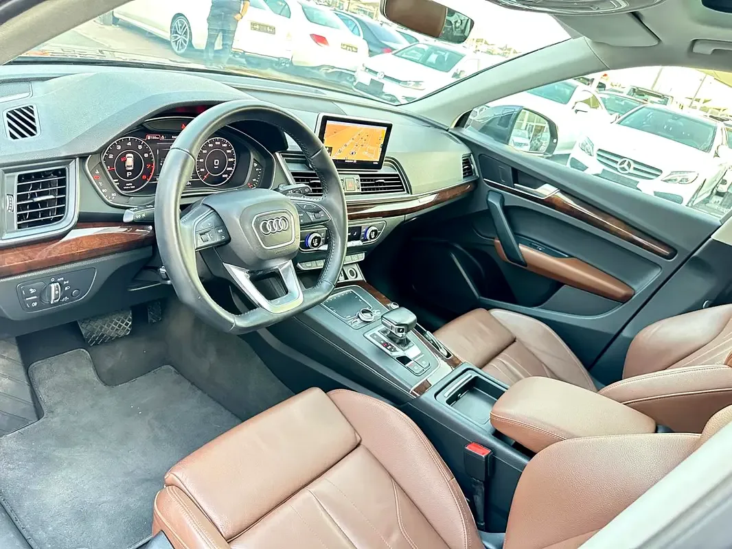 Audi Q5 45 TFSI S tronic quattro (249 hp) - 11