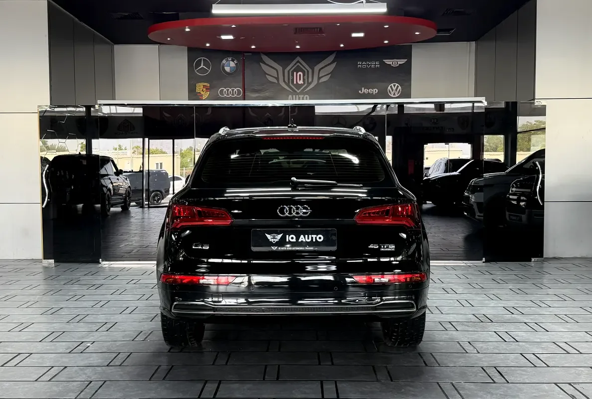 Audi Q5 45 TFSI S tronic quattro (249 حصان) - 5