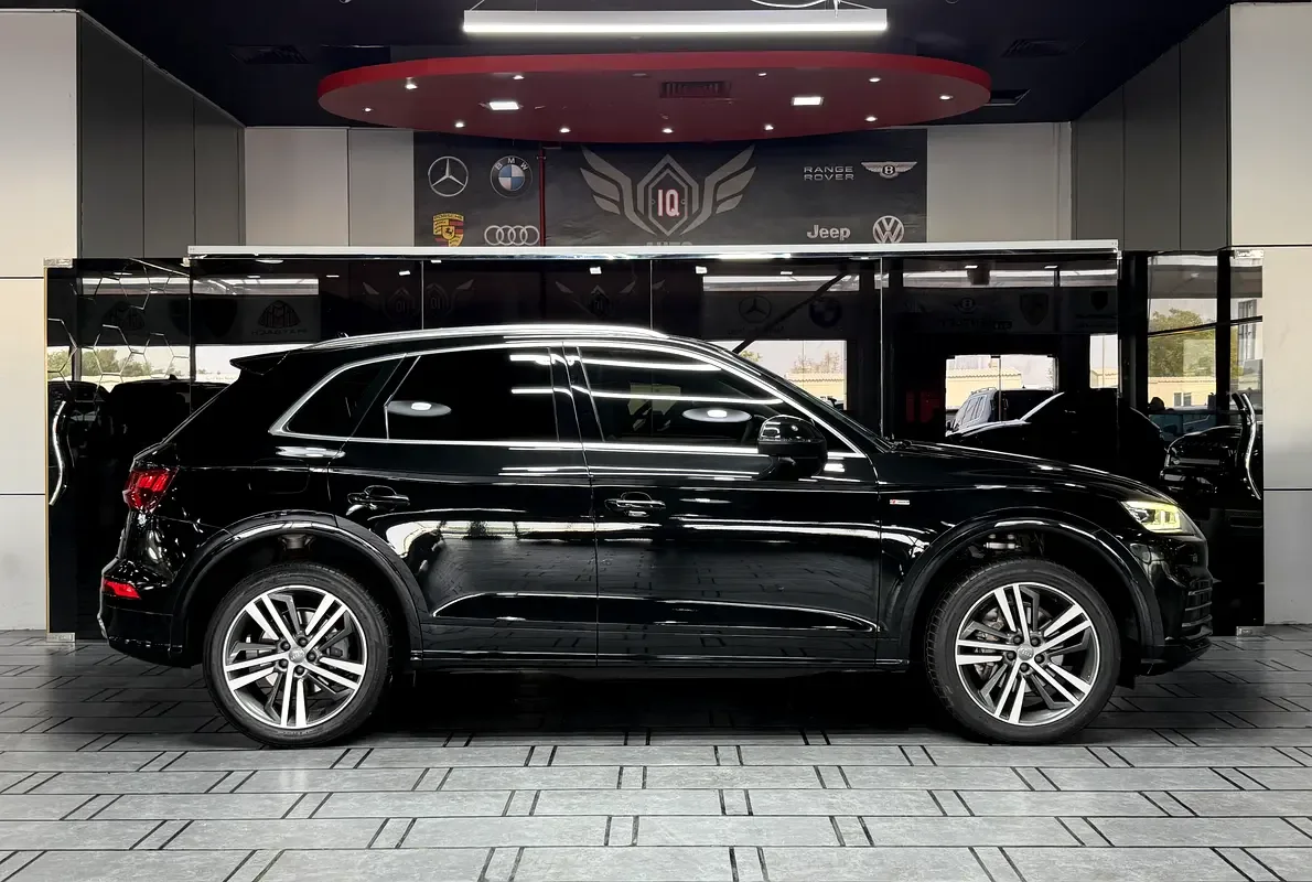 Audi Q5 45 TFSI S tronic quattro (249 حصان) - 8