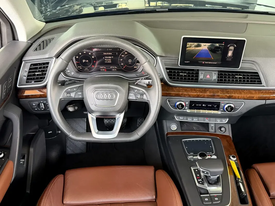 Audi Q5 45 TFSI S tronic quattro (249 حصان) - 10