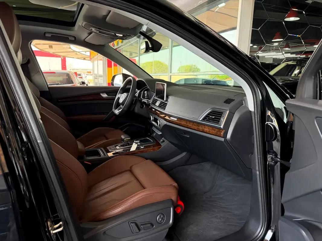 Audi Q5 45 TFSI S tronic quattro (249 حصان) - 15