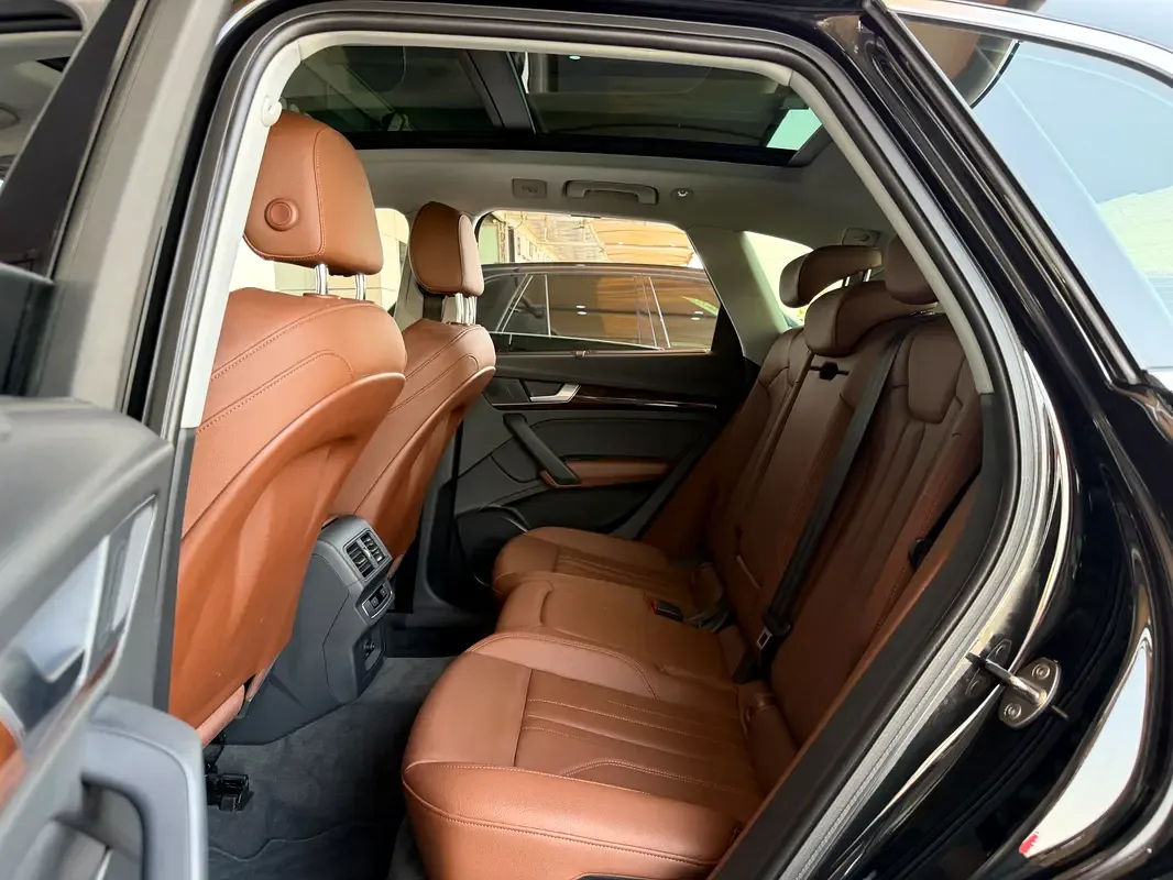 Audi Q5 45 TFSI S tronic quattro (249 حصان) - 18