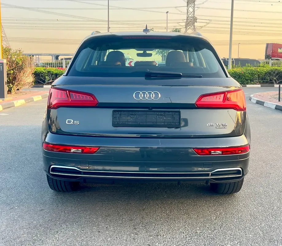 Audi Q5 45 TFSI S tronic quattro (249 حصان) - 7