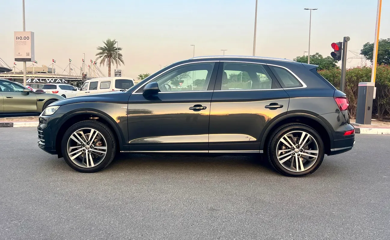 Audi Q5 45 TFSI S tronic quattro (249 حصان) - 5