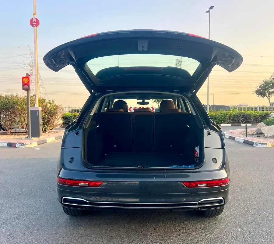 Audi Q5 45 TFSI S tronic quattro (249 حصان) - 8